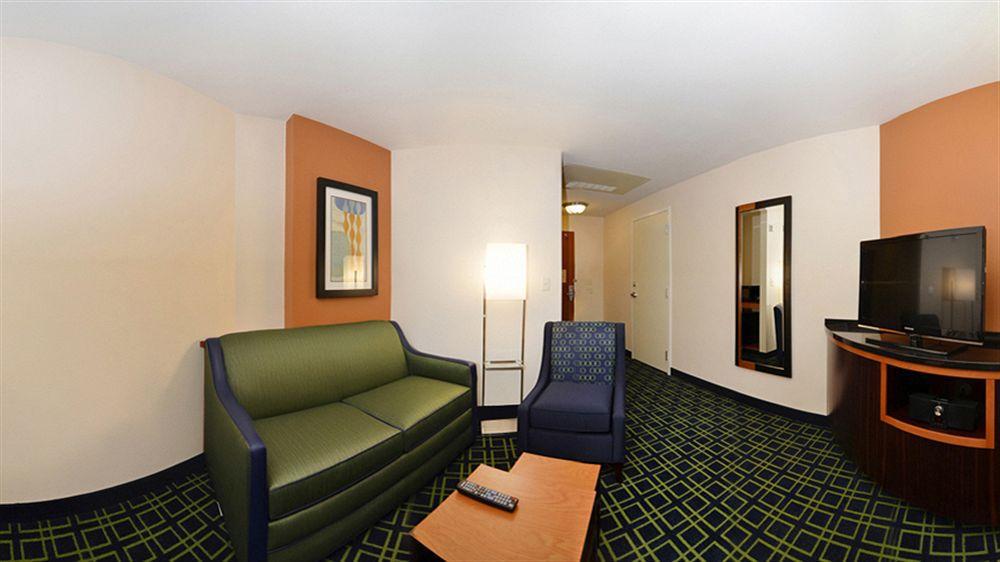 Fairfield Inn & Suites Santa Cruz - Капитола Экстерьер фото