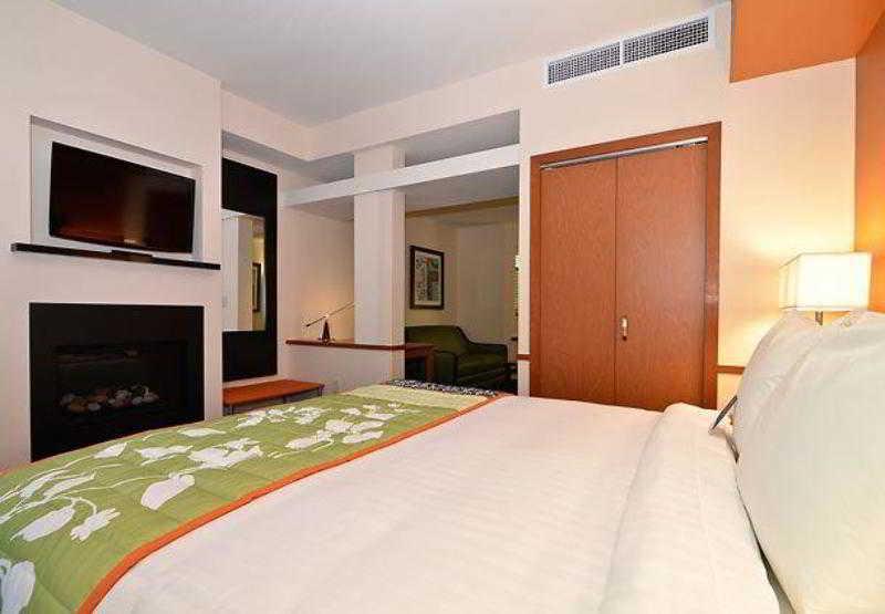 Fairfield Inn & Suites Santa Cruz - Капитола Номер фото